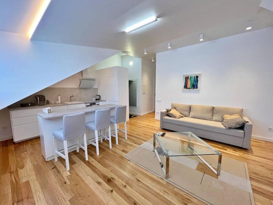 White 1 Bd Old Town Apartment By Hostlovers Kaunas Esterno foto
