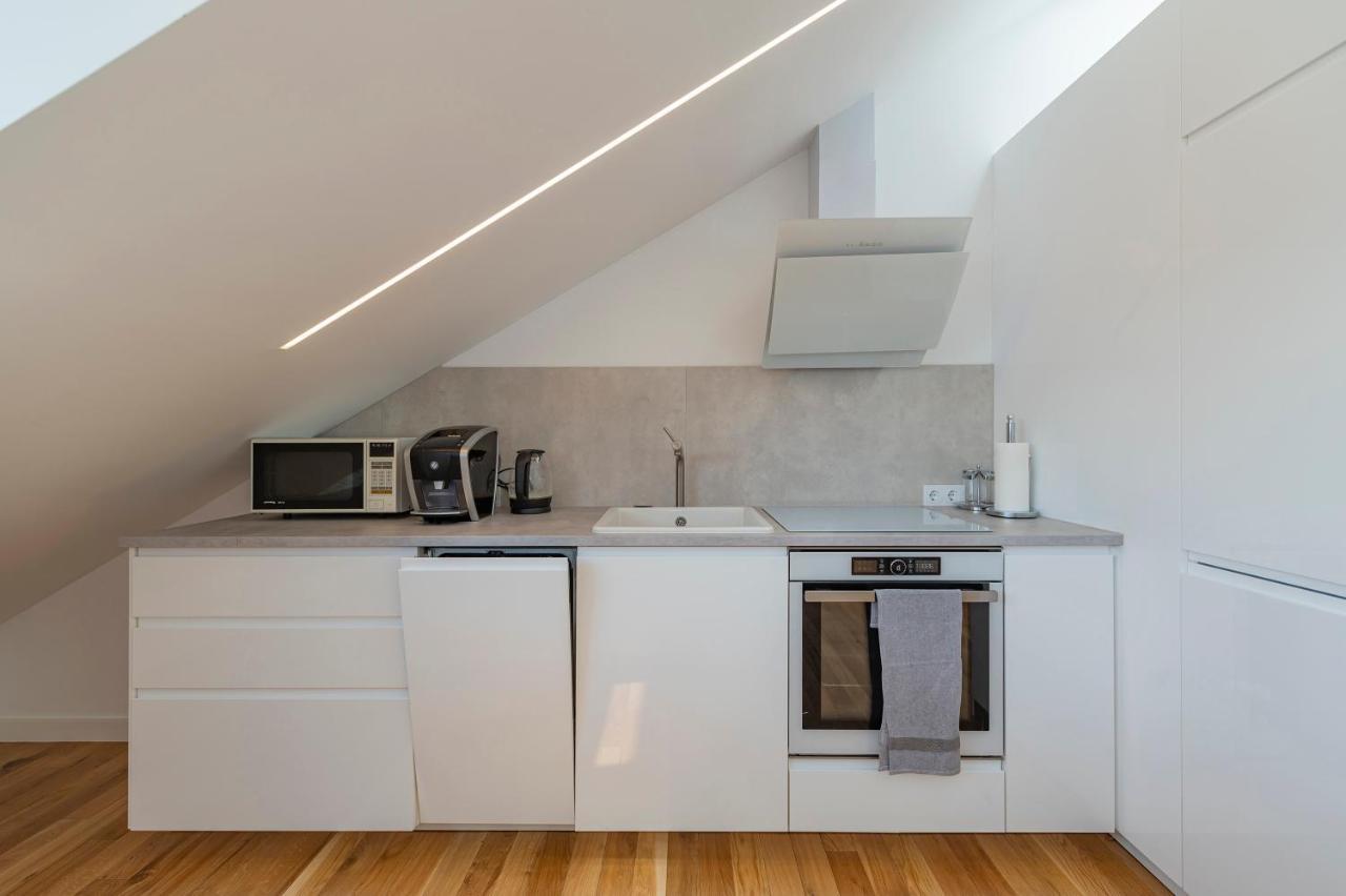 White 1 Bd Old Town Apartment By Hostlovers Kaunas Esterno foto