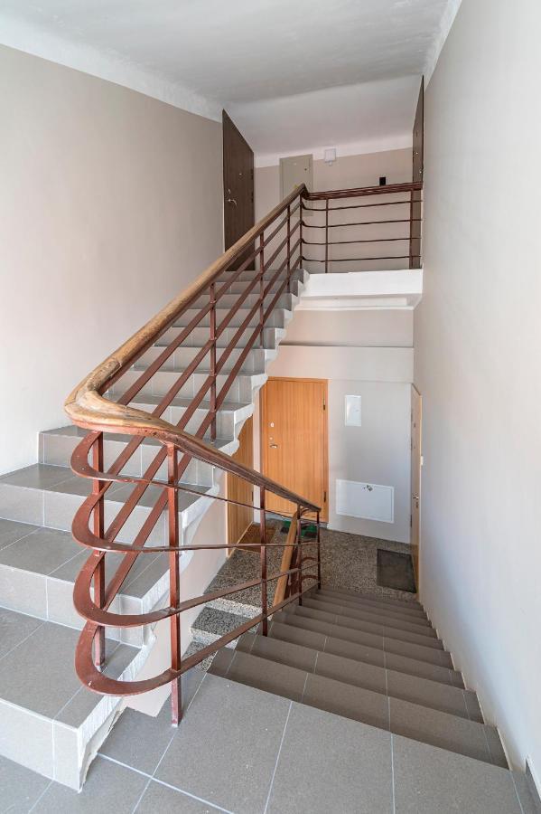 White 1 Bd Old Town Apartment By Hostlovers Kaunas Esterno foto